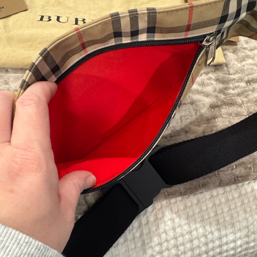 Burberry LONDON ENGLAND Beige and Black Check Belt Bag - Picture 7 of 12